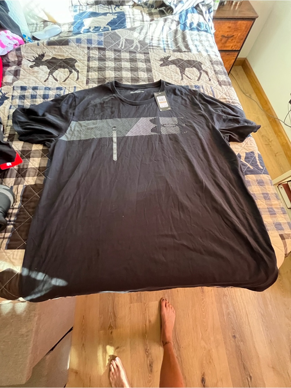 NWT UNDER ARMOUR MENS TSHIRT SIZE 4 XLT